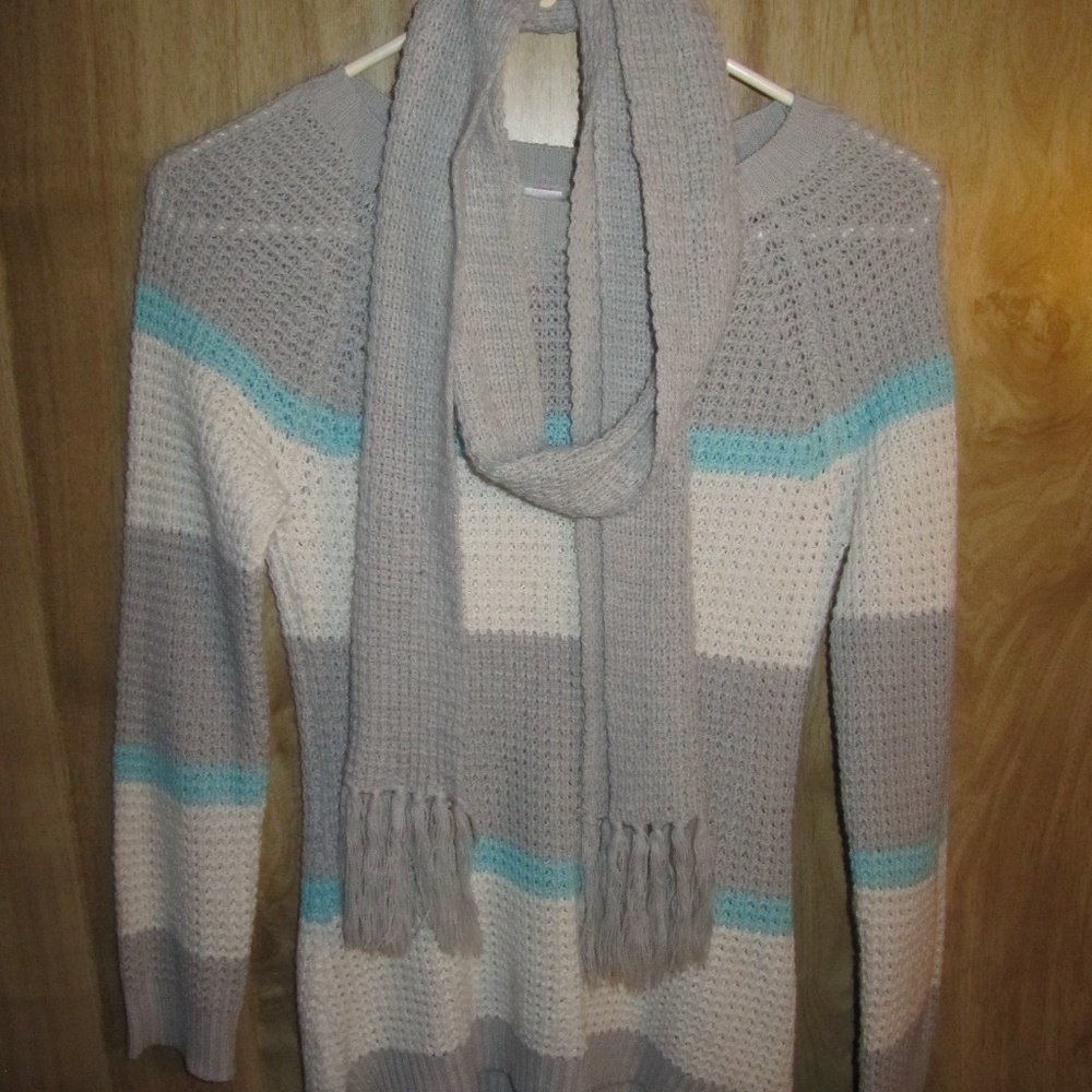 Long sleeve sweater